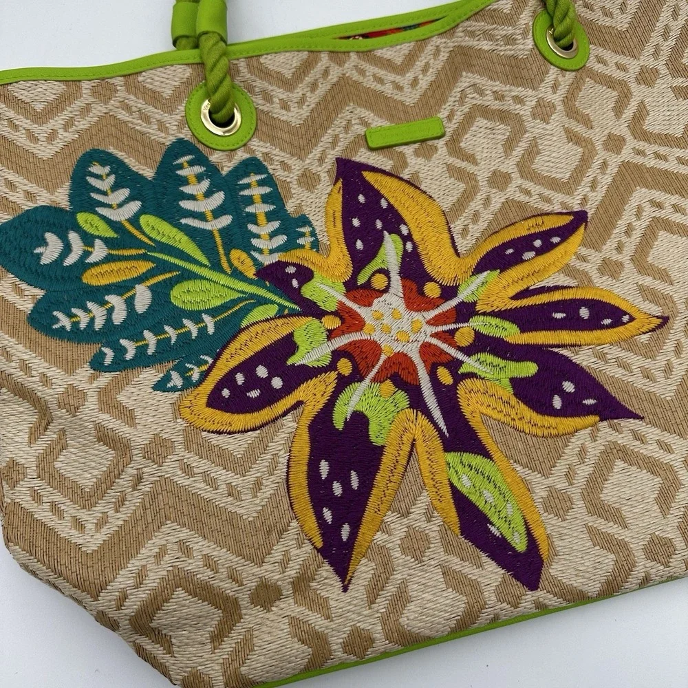 VERA BRADLEY Straw Beach Tote Natural‎ Chevron Embroidered Floral Green Lined